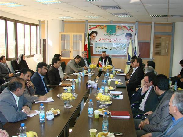 شرکت مدیر کل ارتباطات و فناوری اطلاعات استان در جلسه شورای اداری پست