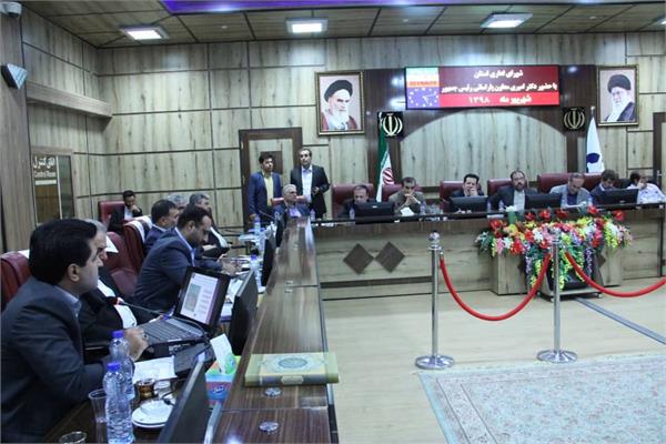 ارائه گزارش وضعیت ارتباطی استان ایلام به معاون پارلمانی رییس جمهور